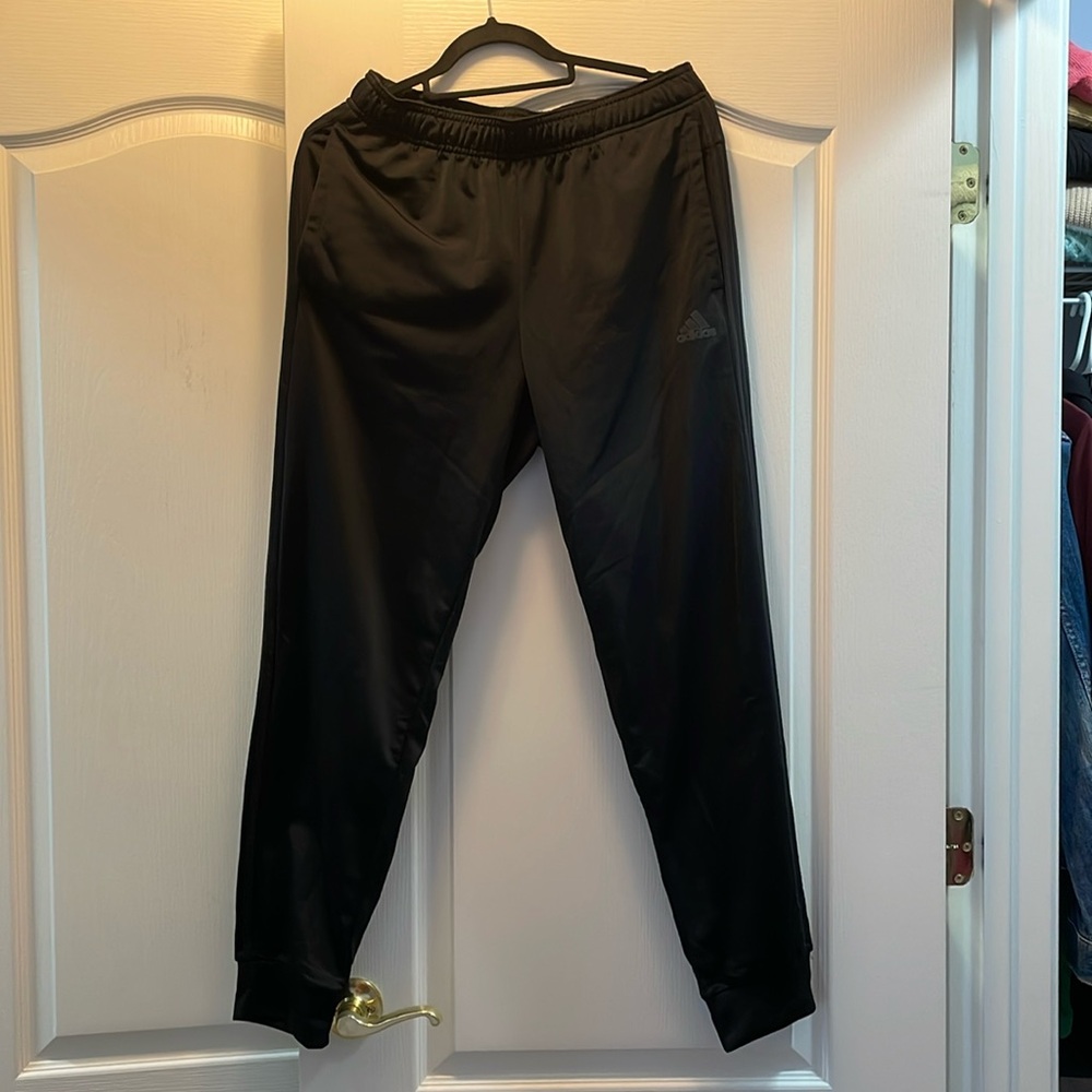 Adidas Men’s Joggers Size M, color black